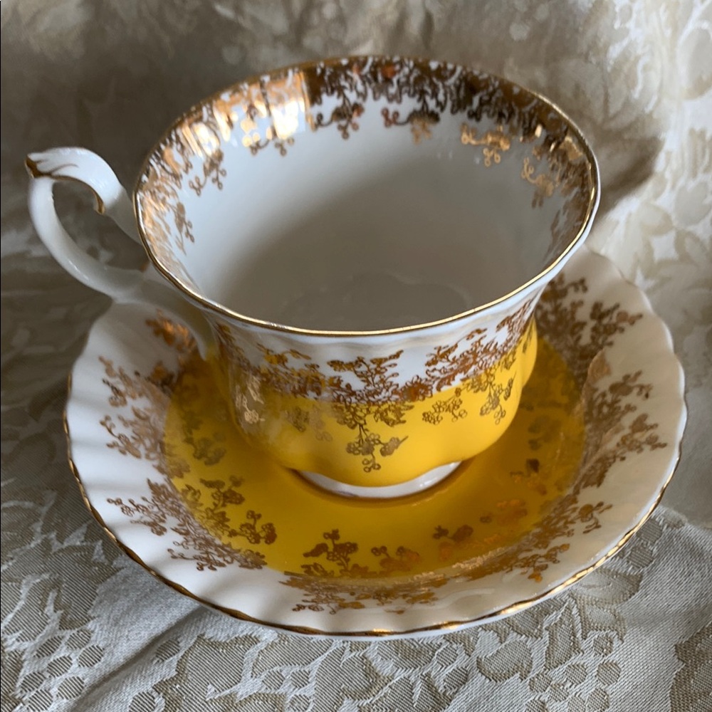 Royal Albert Yellow and White Bone China Teacup no chips cracks or stains